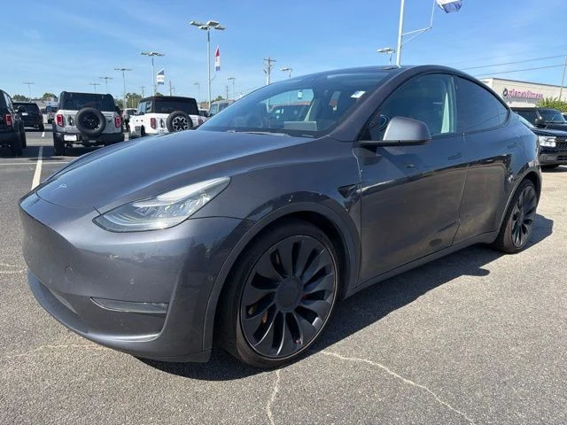 Used 2021  Tesla Performance image 7