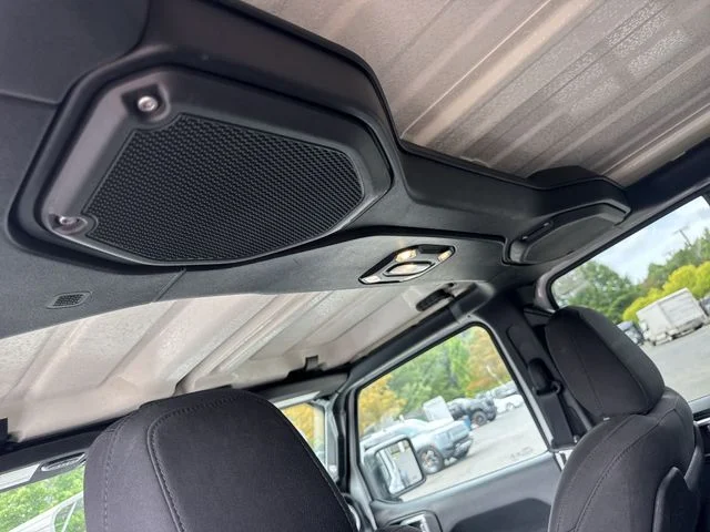 Used 2022 White Jeep Unlimited Rubicon 4xe image 23