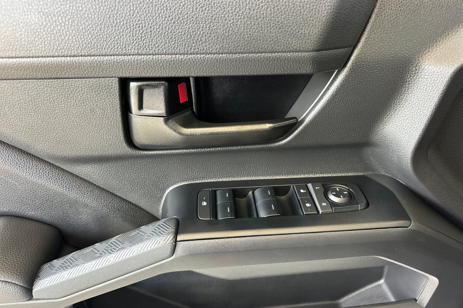 Used 2025 Underground Toyota SR5 image 11