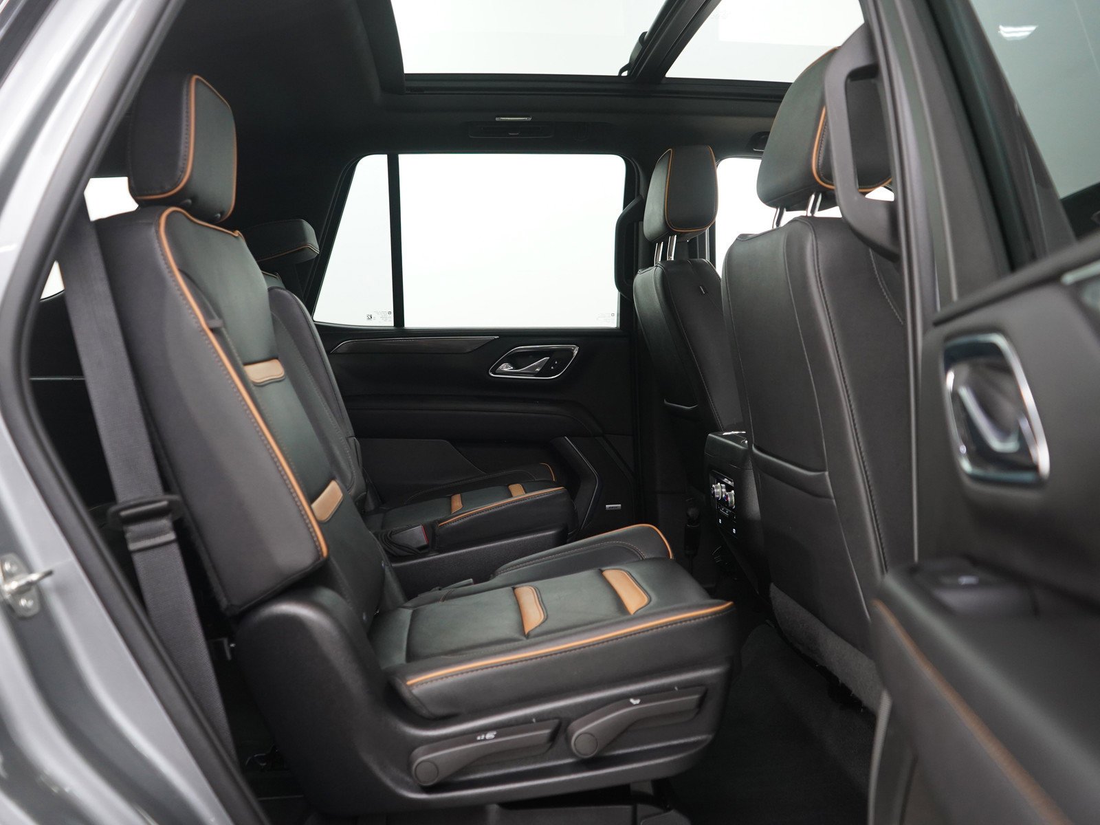 Used 2023 Sterling Metallic GMC AT4 image 12