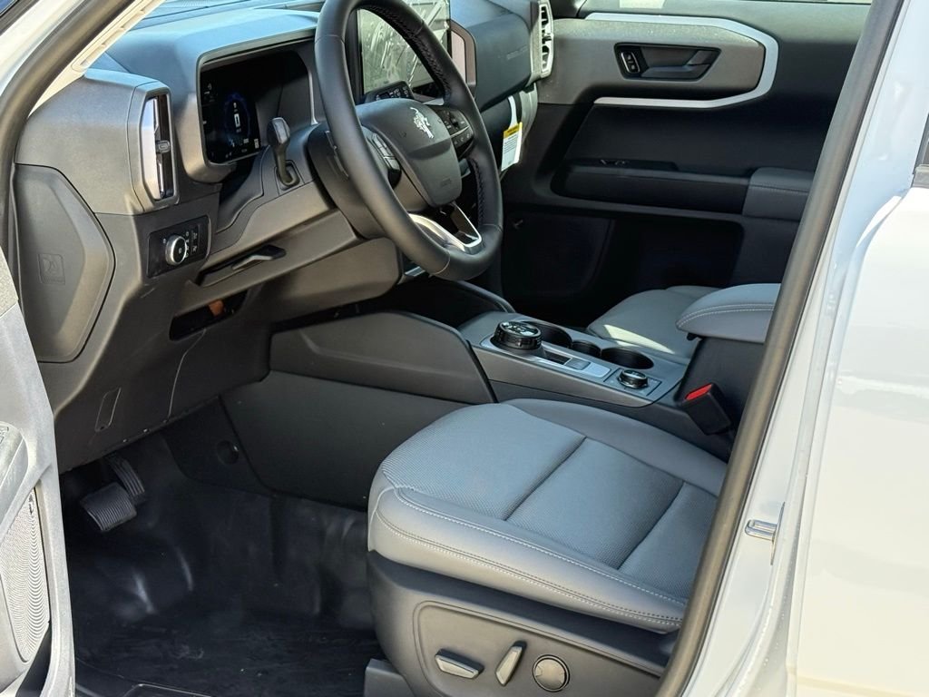 New 2026 Oxford White Ford Badlands® image 5
