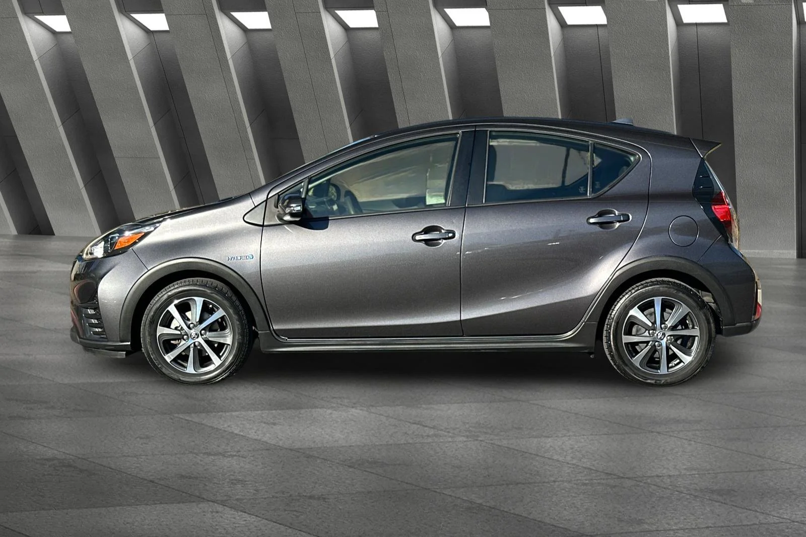 Used 2019 Gray Toyota LE image 8