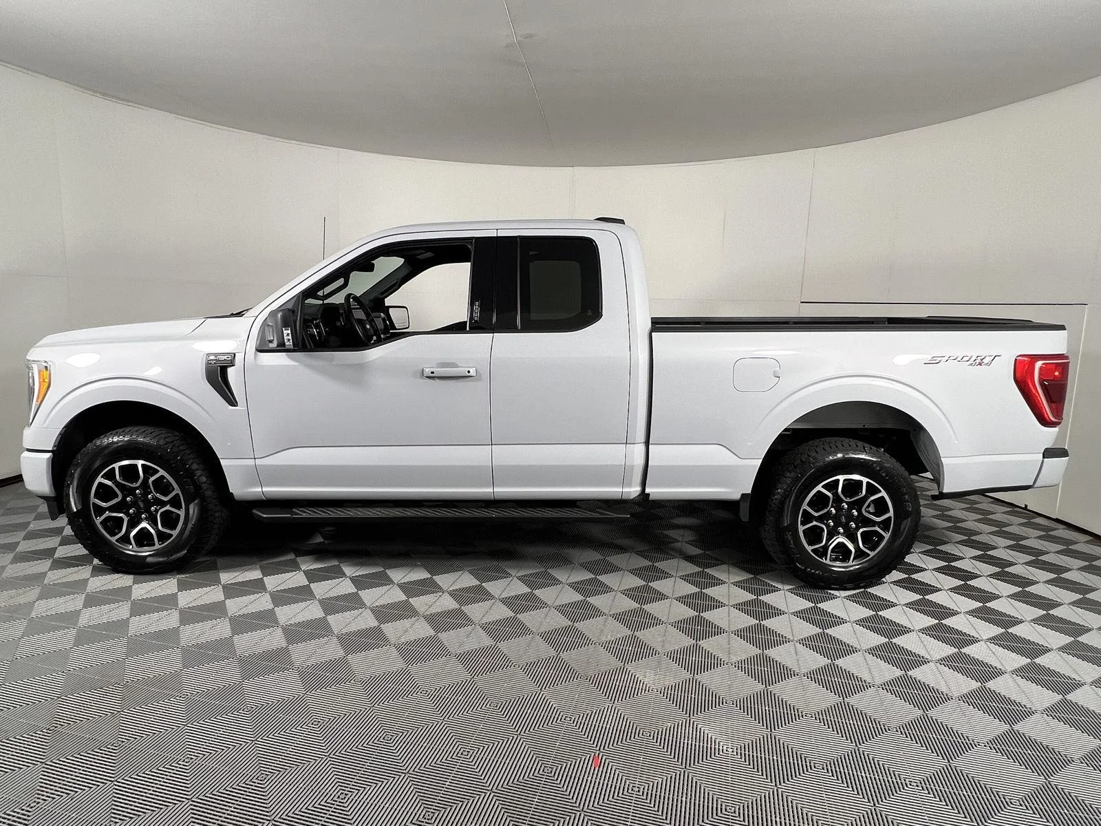 Used 2021 Space White Ford XLT image 7