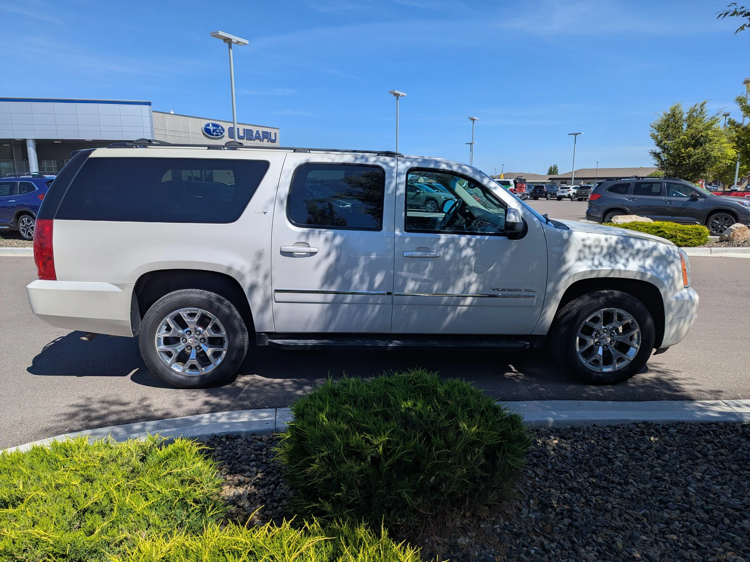 Used 2014 White Diamond Tricoat GMC SLT image 9