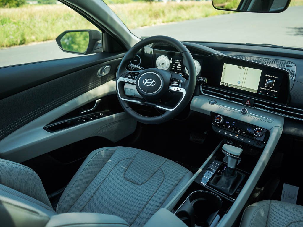 New 2026 Amazon Gray Hyundai Limited Sedan FWD image 13