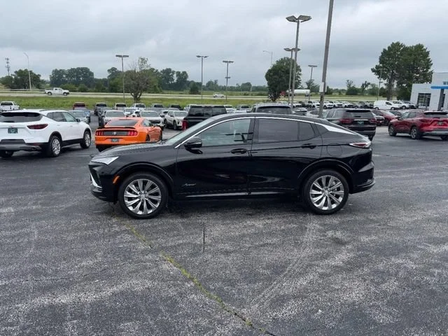 Used 2025 Ebony Twilight Metallic Buick Avenir image 2