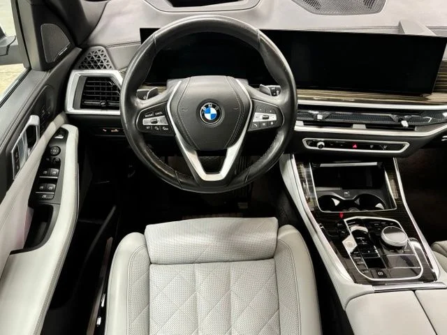Used 2024 White BMW sDrive40i image 12