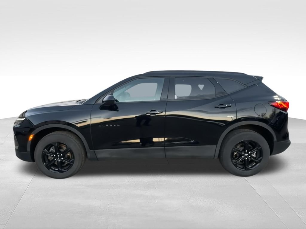 Used 2023 Black Chevrolet LT image 5