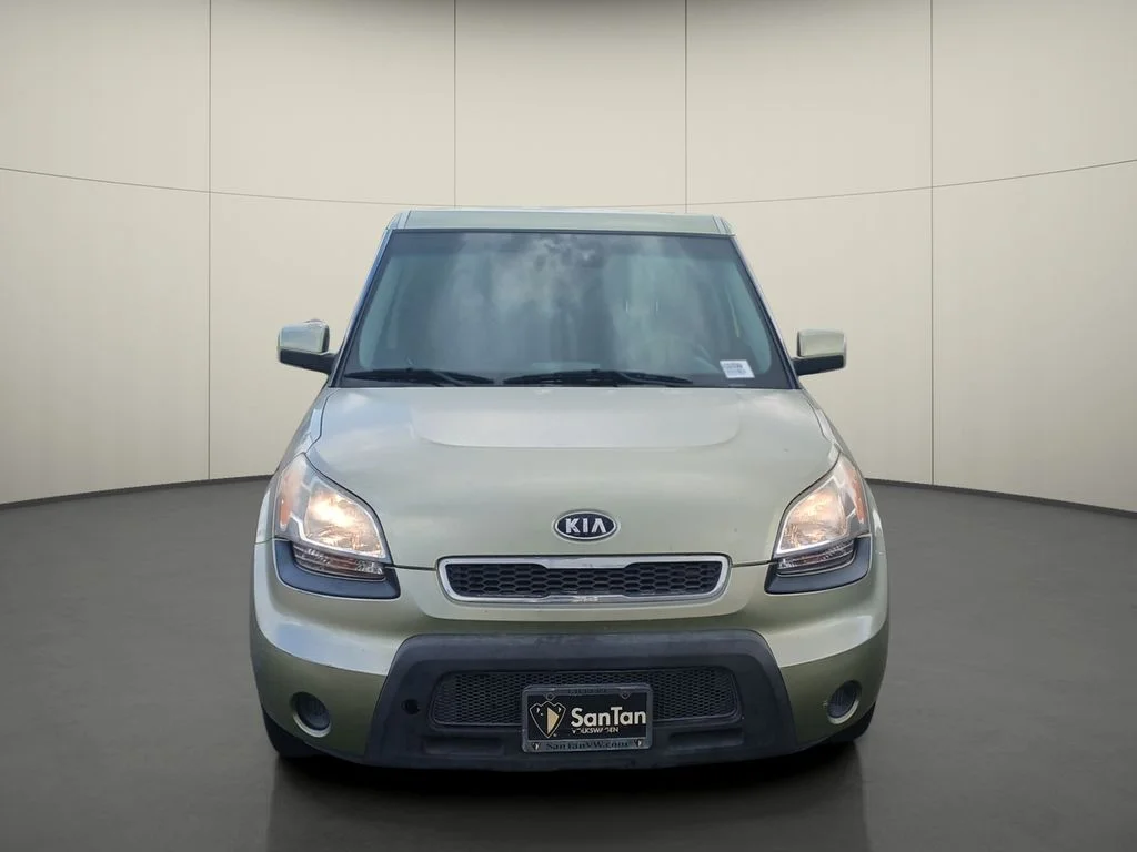Certified Used 2011 Green Kia Plus image 2