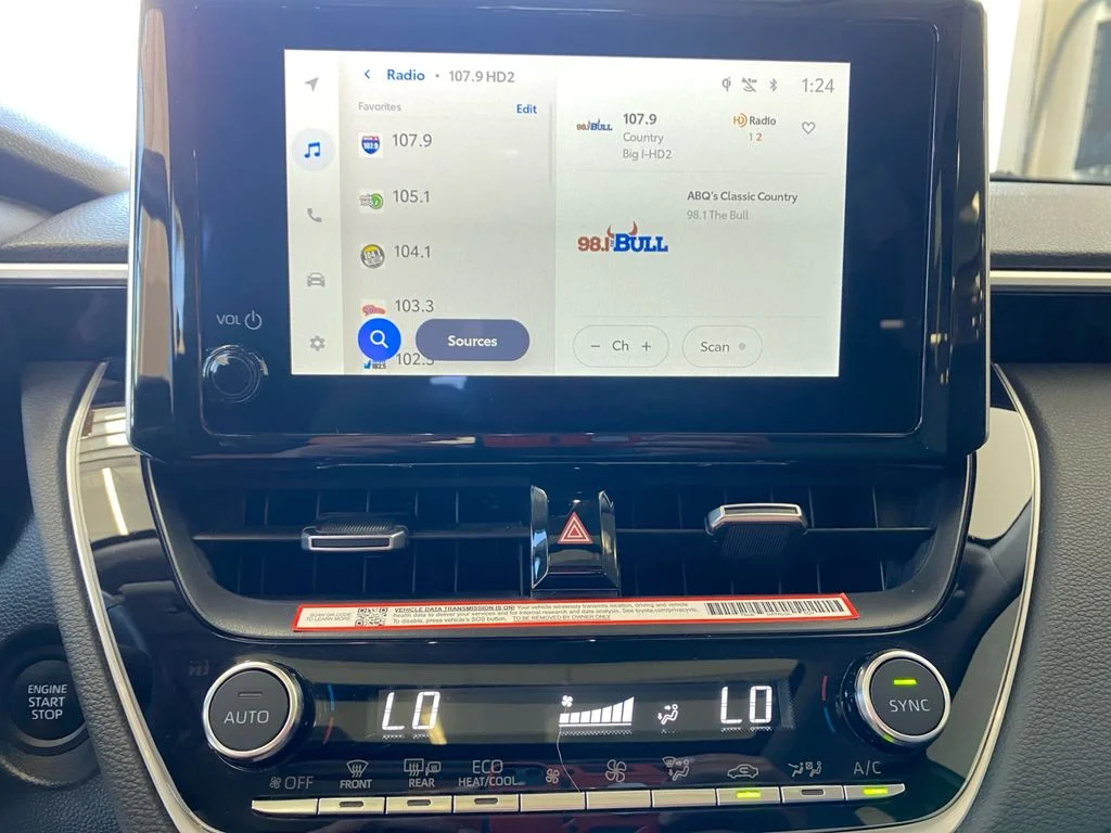 Used 2025  Toyota XLE image 11
