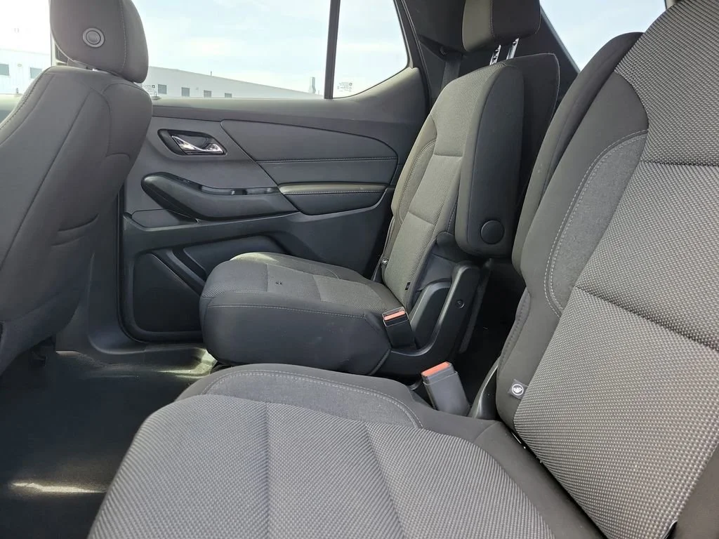 2023 Chevrolet Traverse 1LT - Photo 12