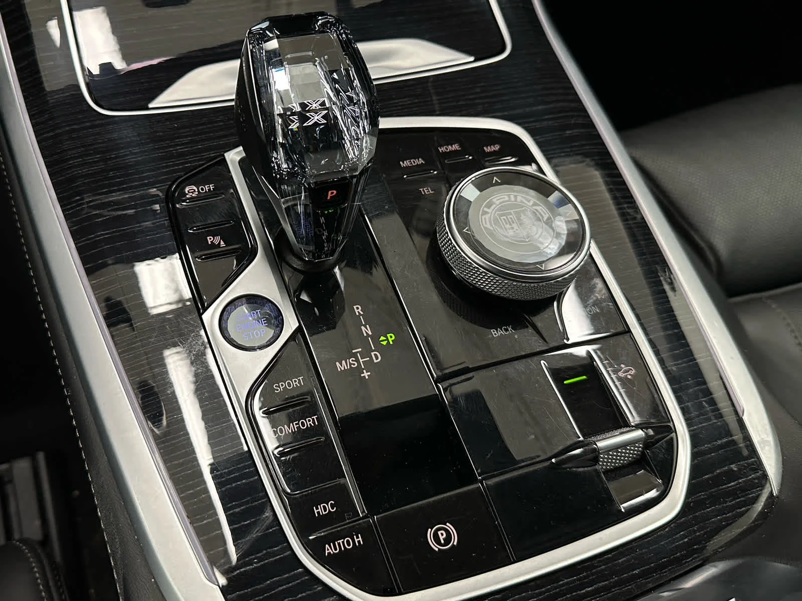 Used 2025 Skyscraper Grey Metallic BMW ALPINA XB7 image 31