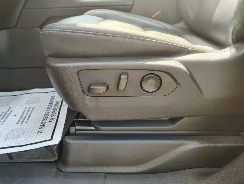 Used 2024 Black Chevrolet Z71 image 17