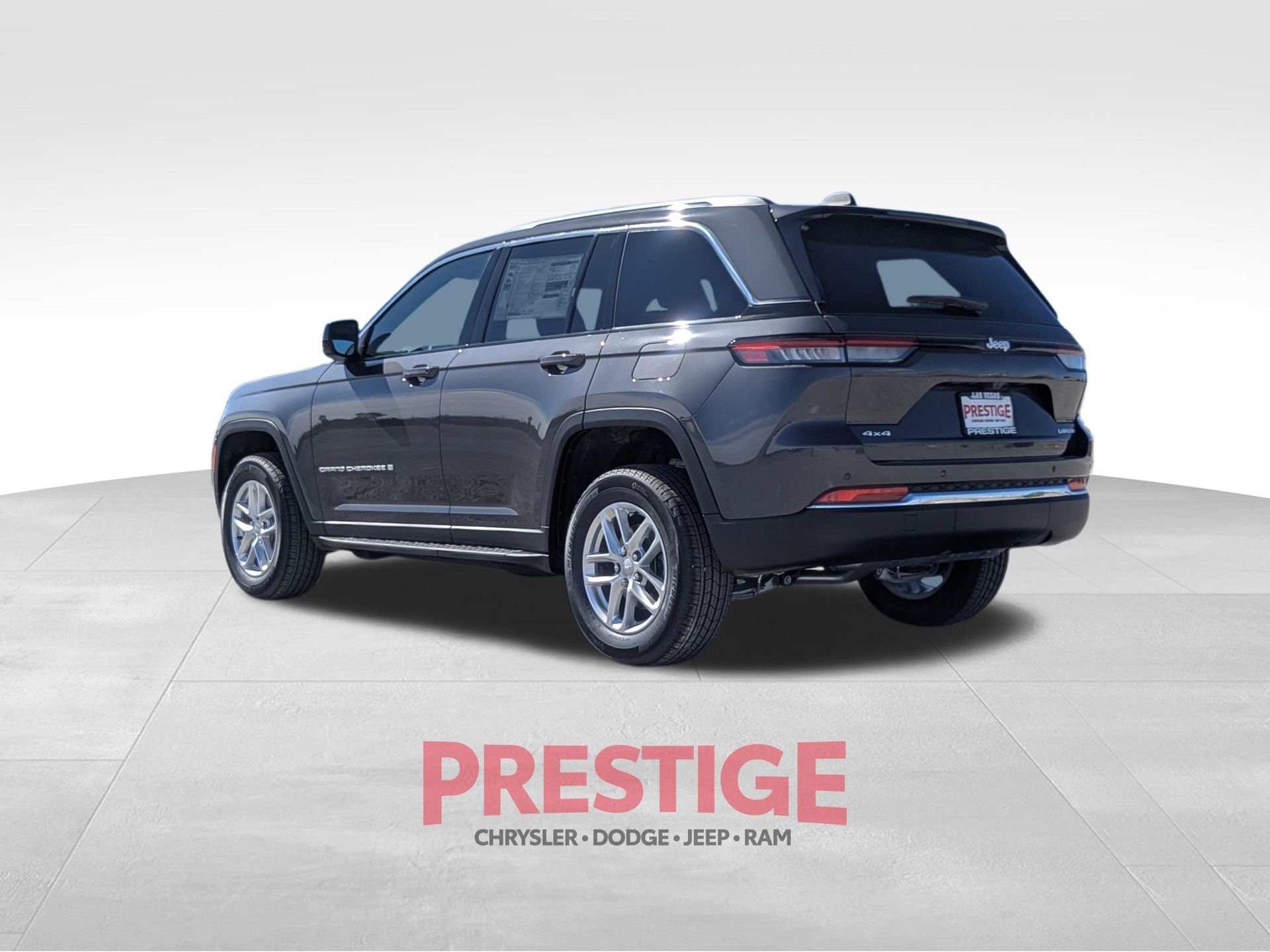 New 2026 Baltic Gray Metallic Clear-Coat Exterior Paint Jeep Laredo X image 9