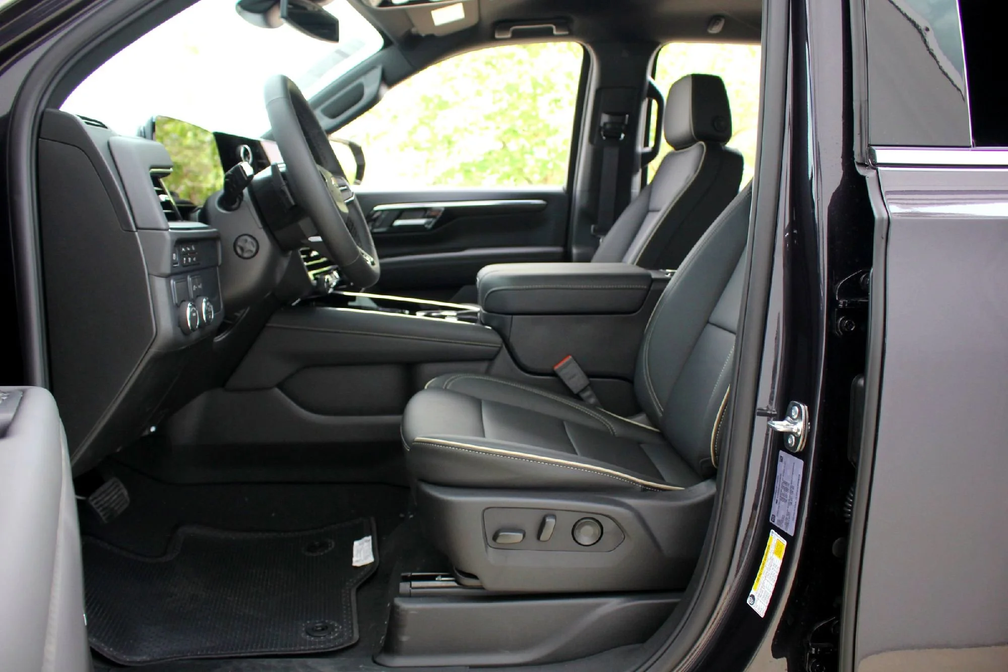 2026 Chevrolet Suburban Premier - Photo 7