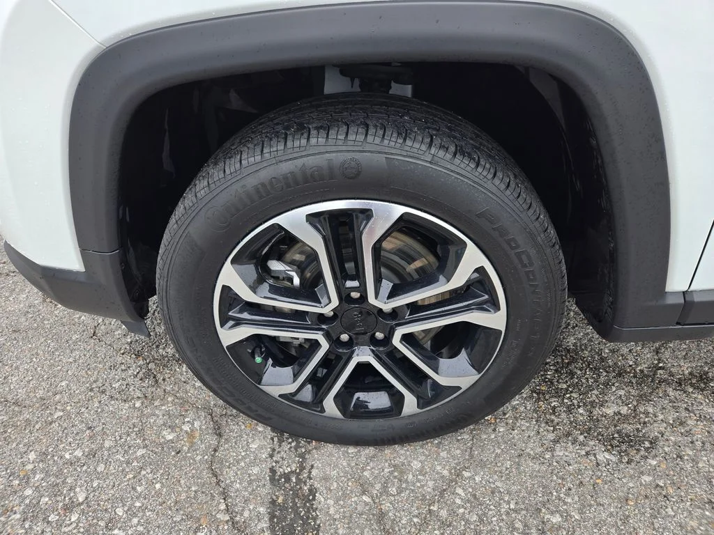 Used 2024 White Jeep Limited image 10