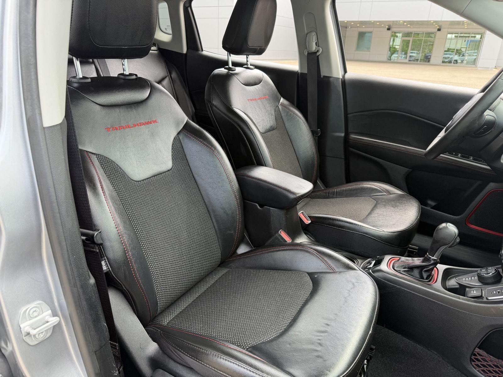 Used 2021 Billet Silver Metallic Clearcoat Jeep Trailhawk image 20
