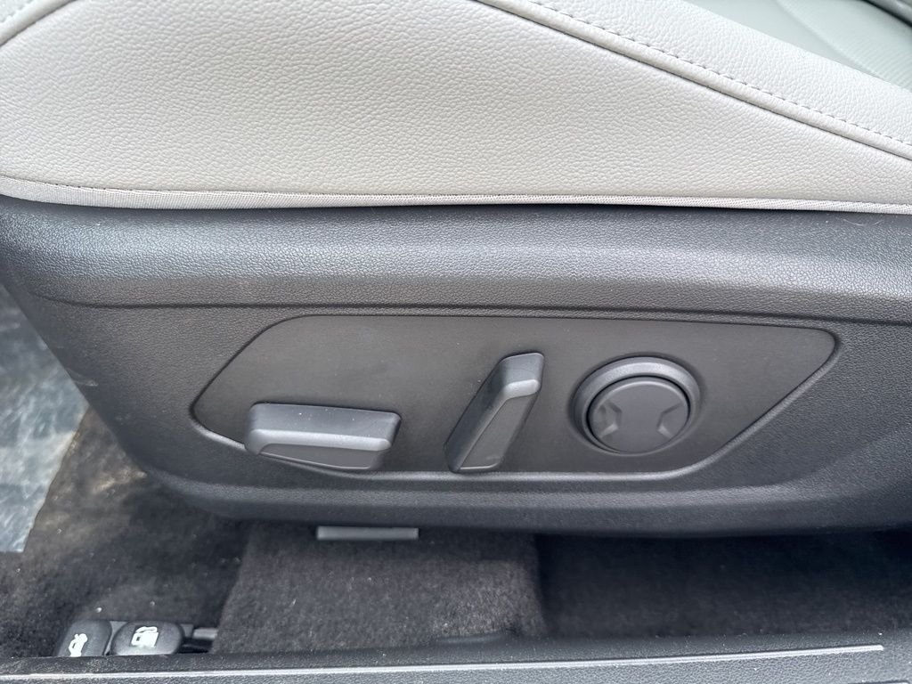 New 2026 Silver Hyundai Limited image 13