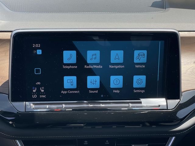 New 2026 Black Volkswagen 2.0T SE w/Technology image 10