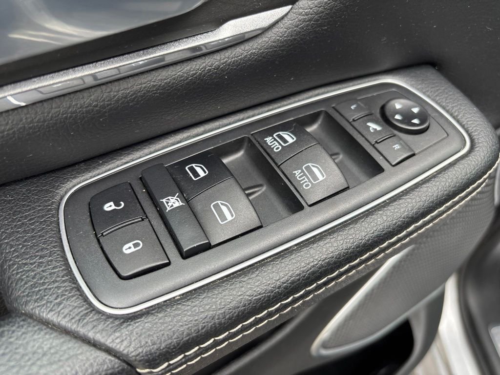 Used 2020 Silver Ram Laramie image 23