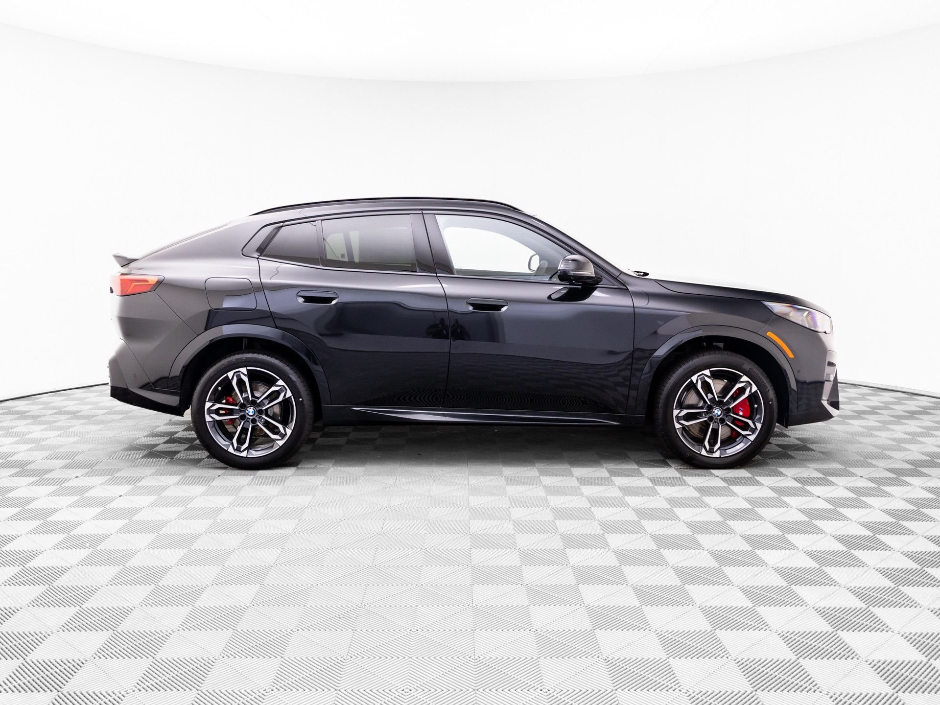 New 2026 Black Sapphire Metallic BMW xDrive28i image 8