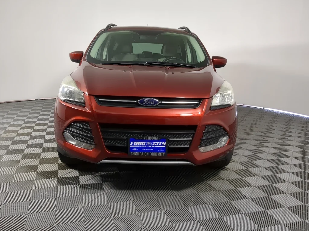 Used 2016 Red Ford SE image 3