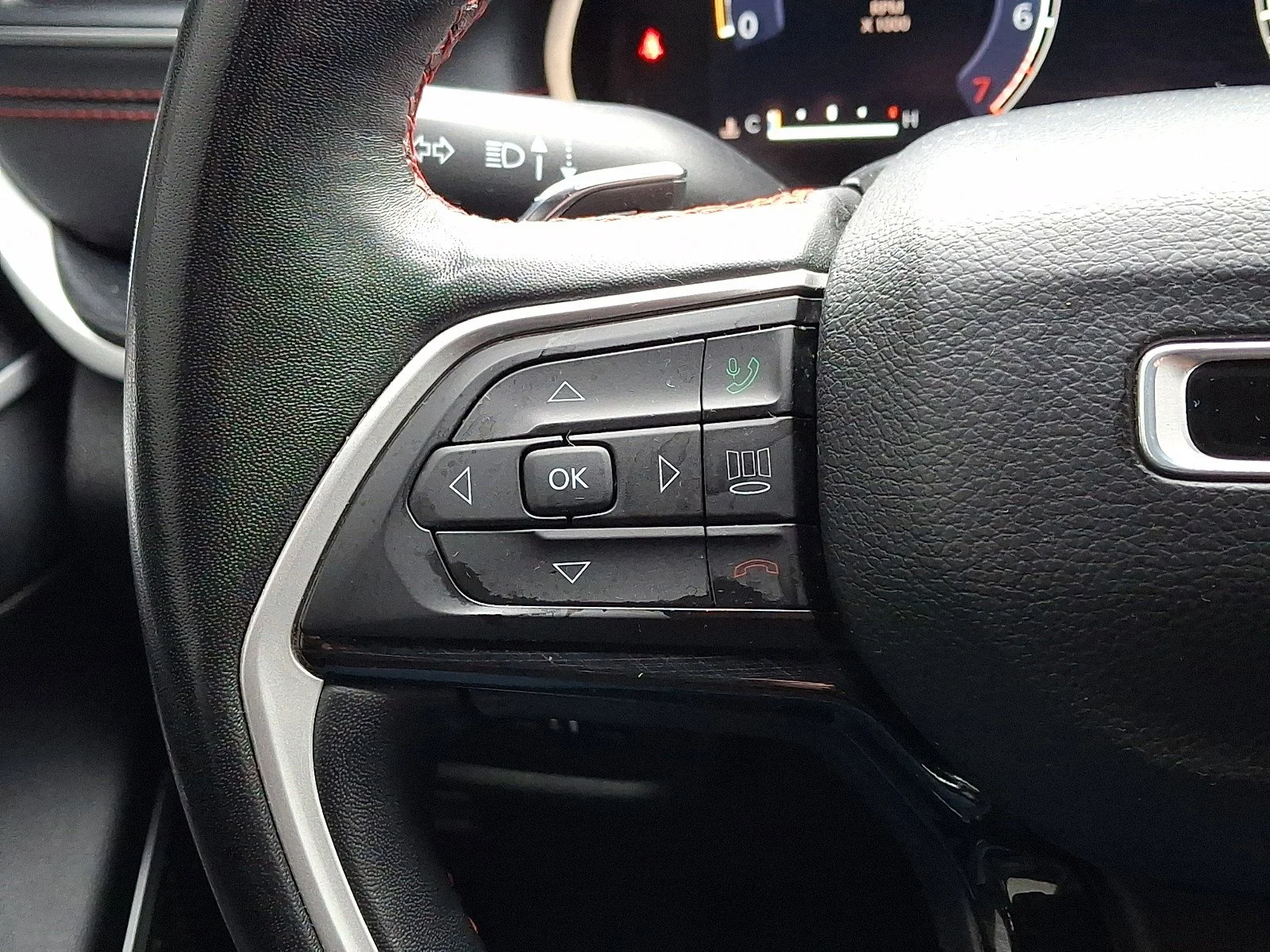 Used 2022 Silver Zynith Jeep Trailhawk image 22