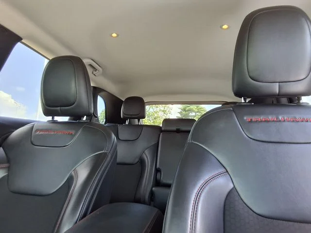 Used 2020 Silver Jeep Trailhawk image 25