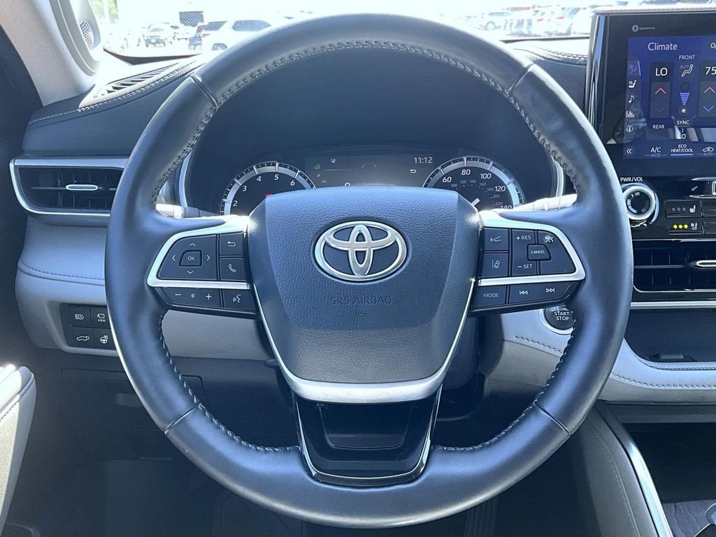 Used 2022 Beige Toyota Platinum image 11