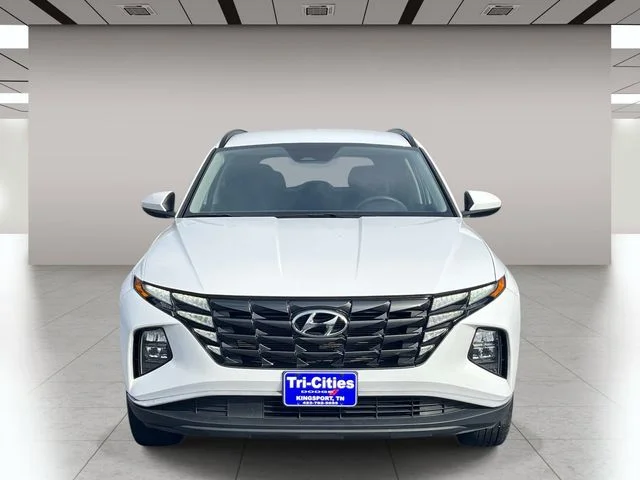 Used 2024 White Hyundai SEL image 9