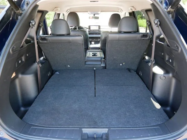 Used 2024 Blue Mitsubishi SE image 10