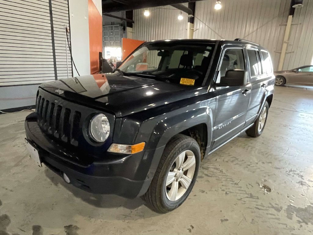 Used 2015 Gray Jeep Sport image 2