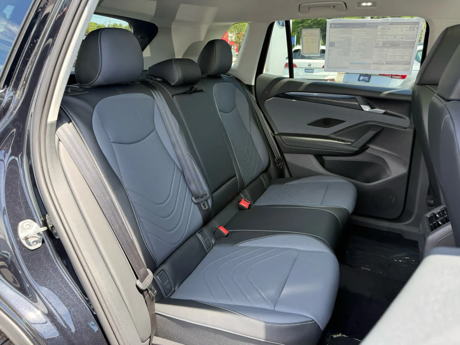 New 2026 Deep Black Pearl Volkswagen SE image 12