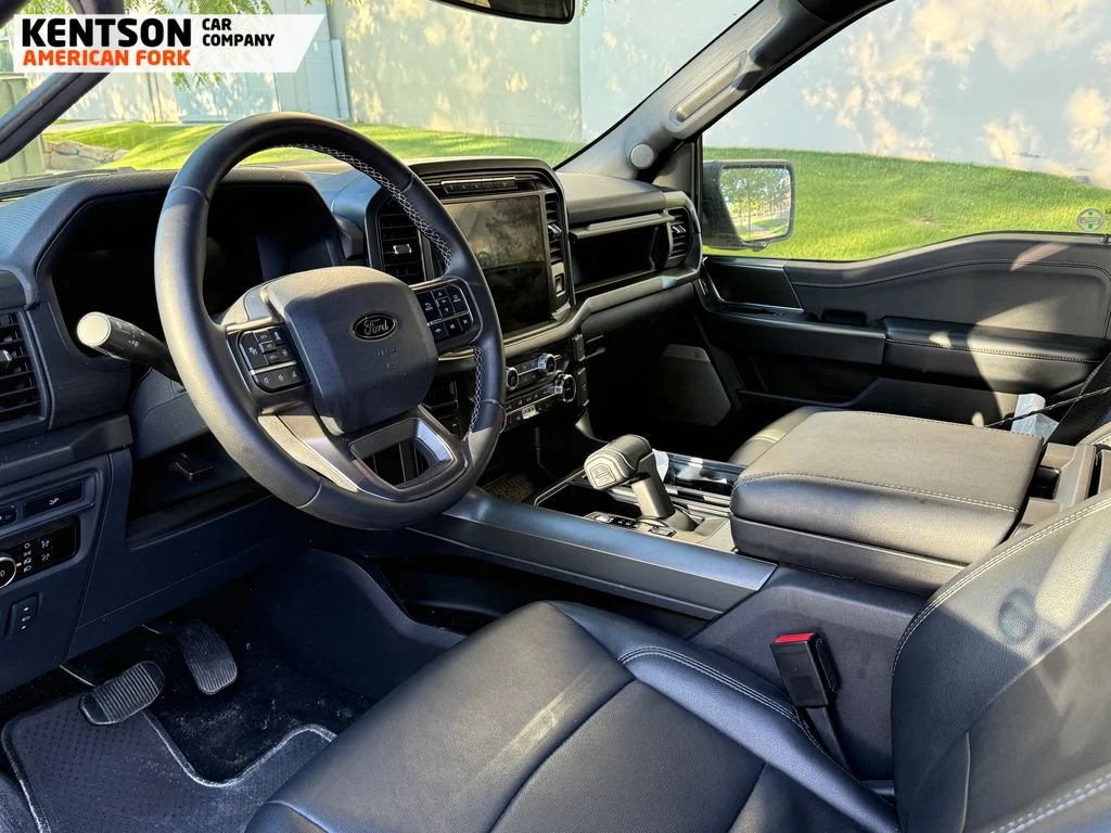 Used 2024 Silver Ford XLT image 3