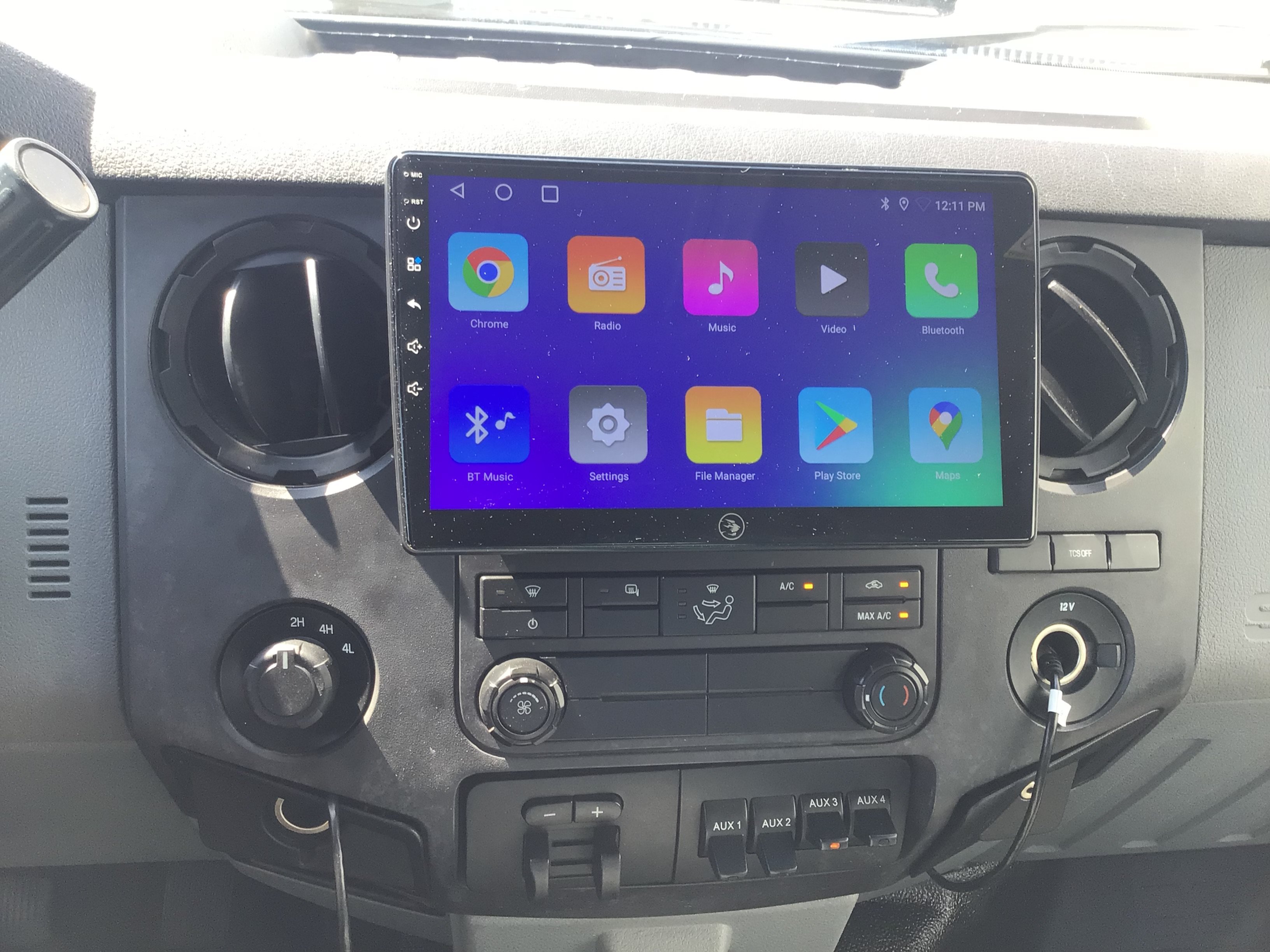 Used 2012 White Ford XL image 17