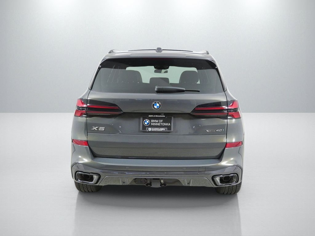 New 2026 Dravit Grey Metallic BMW xDrive40i image 10