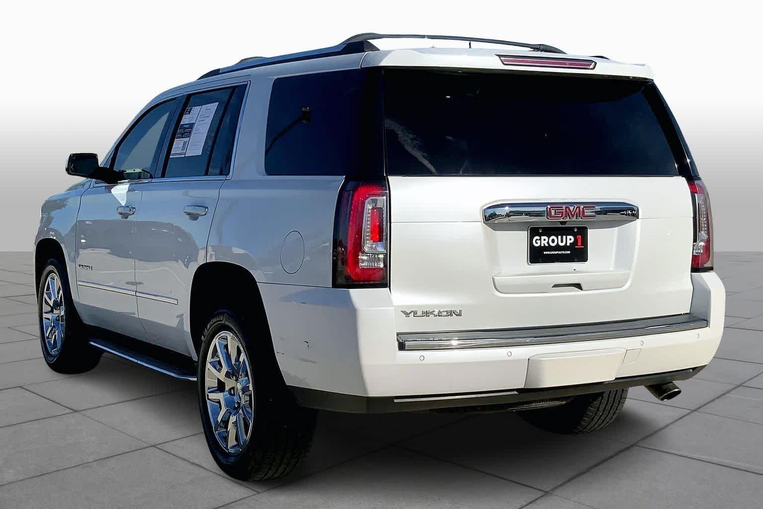Used 2019 White Frost Tricoat GMC Denali image 12
