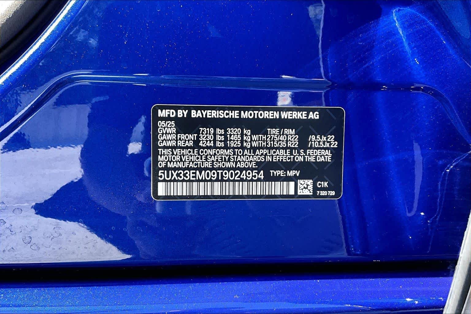Used 2026 Marina Bay Blue Metallic BMW M60i image 32