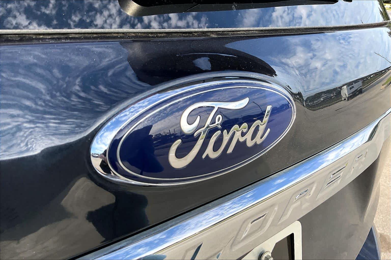Used 2017 Smoked Quartz Metallic Tinted Clearcoat Ford XLT image 30
