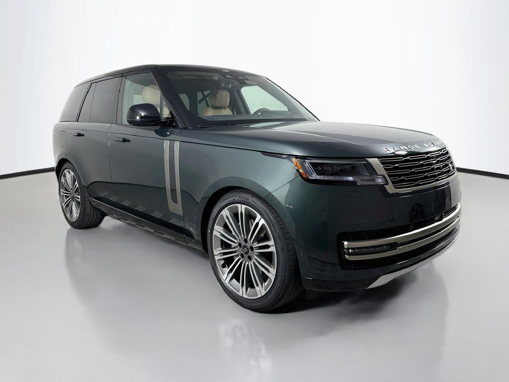 New 2027 Belgravia Green Land Rover SE image 3