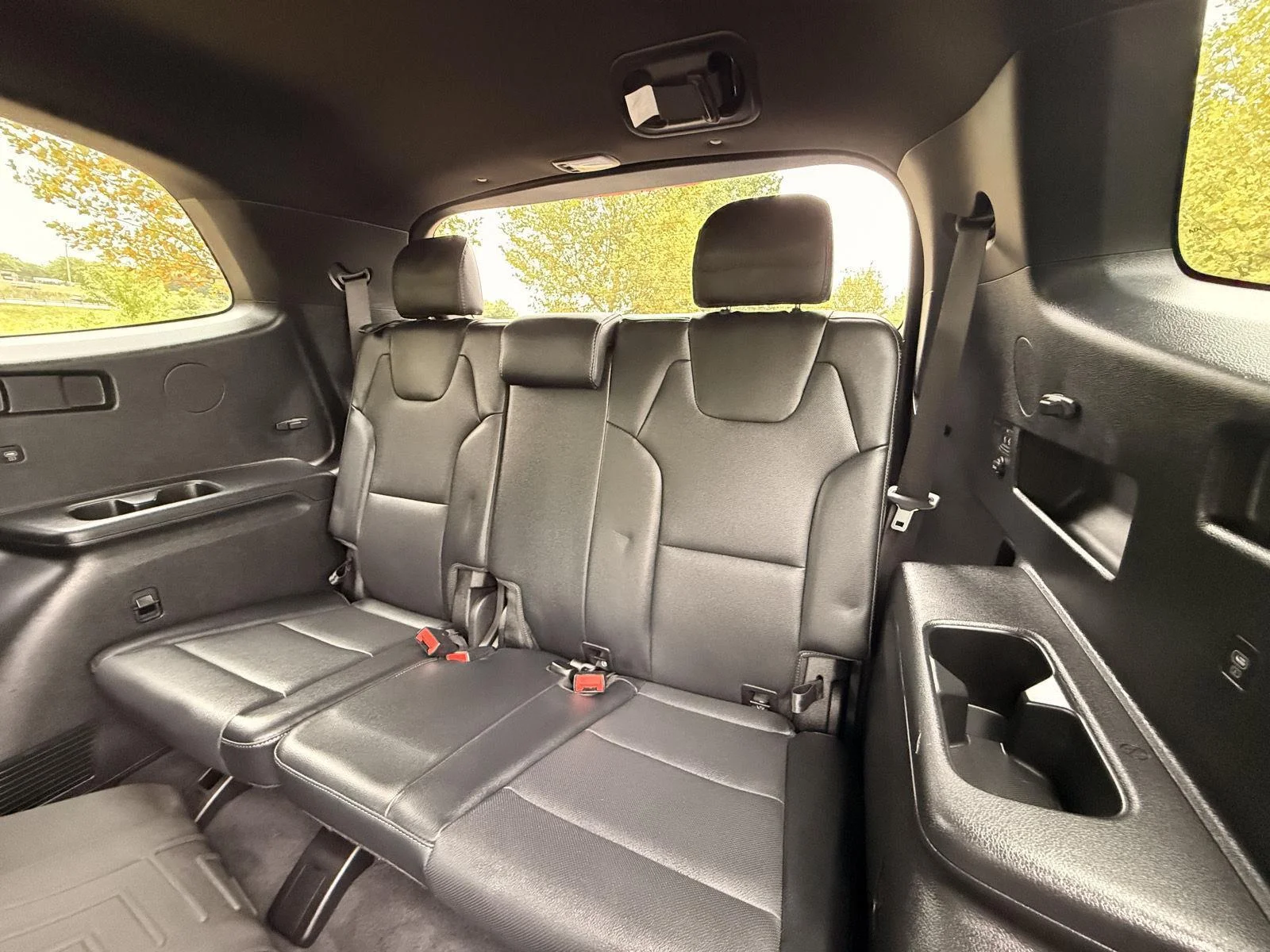 Used 2024 Dawning Red Kia EX X-Line image 18