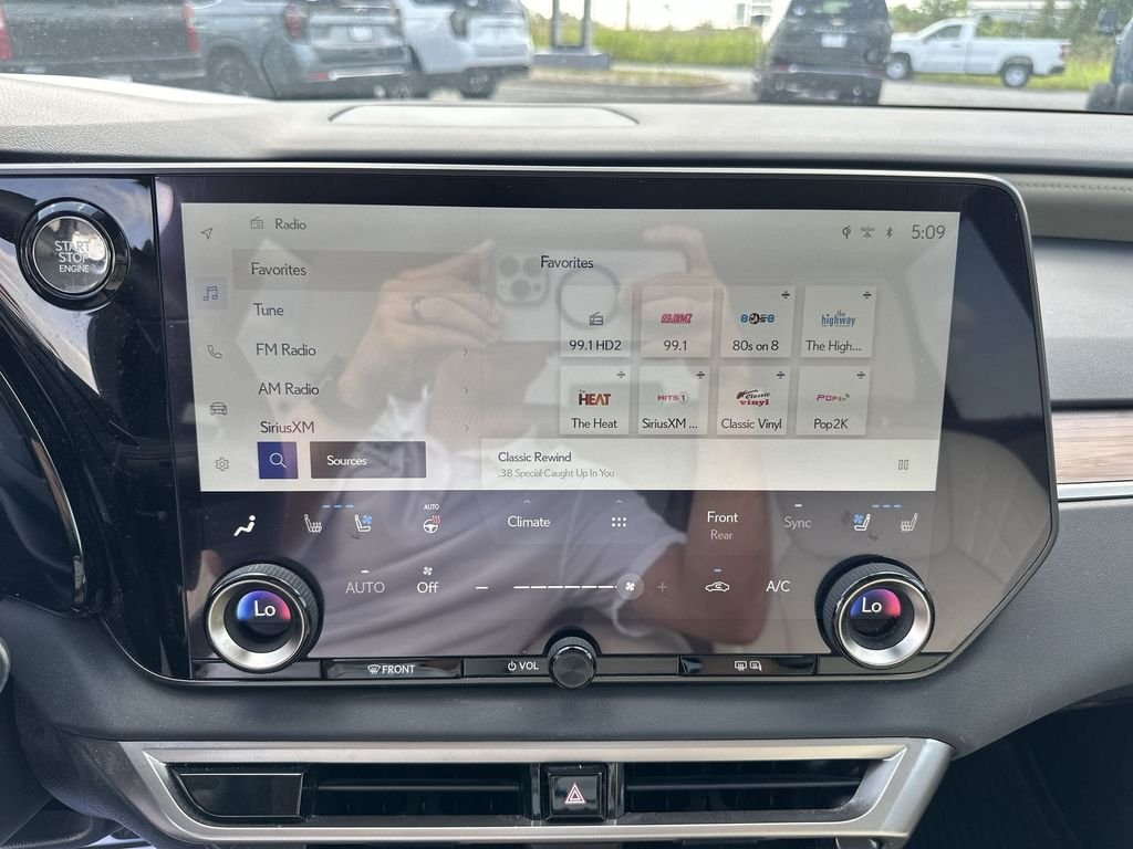 Used 2024  Lexus 350 Premium image 22