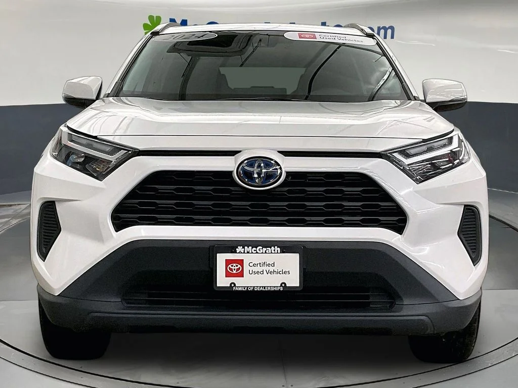 Certified Used 2024 White Toyota XLE image 5