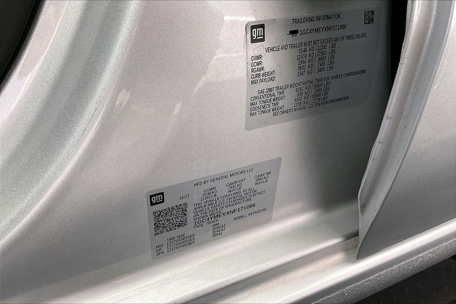 Used 2022 SILVER ICE METALLIC Chevrolet Custom image 34