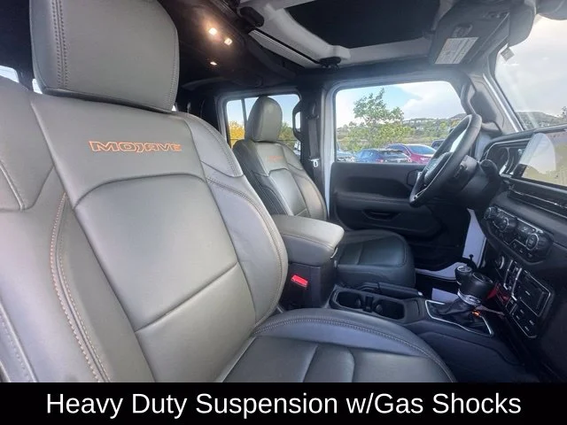 Used 2025 White Jeep Mojave image 27