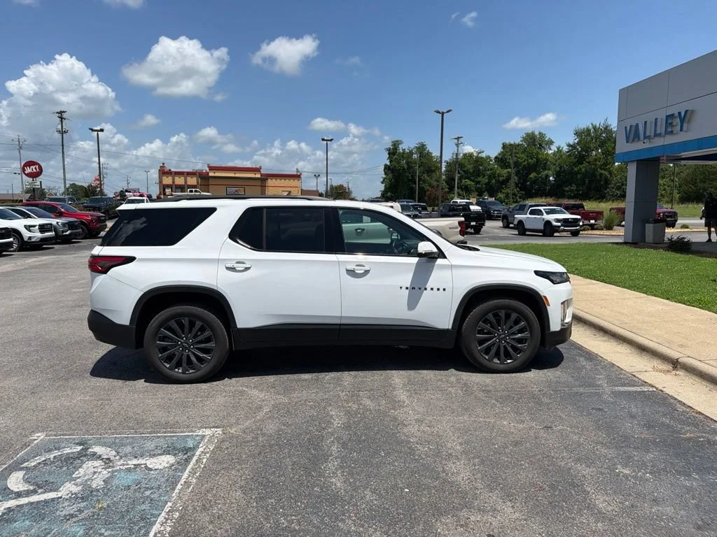 Used 2023 Summit White Chevrolet RS image 3