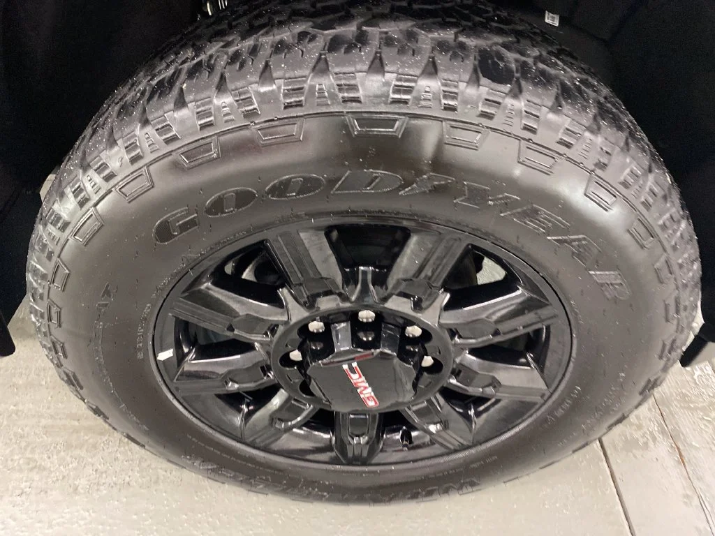 Used 2026 White GMC AT4 image 4