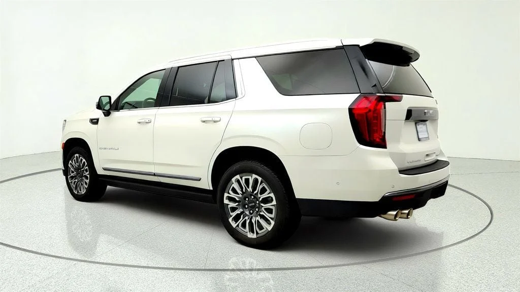 Used 2023 White Frost Tricoat GMC 4WD 4dr Denali Ultimate image 7