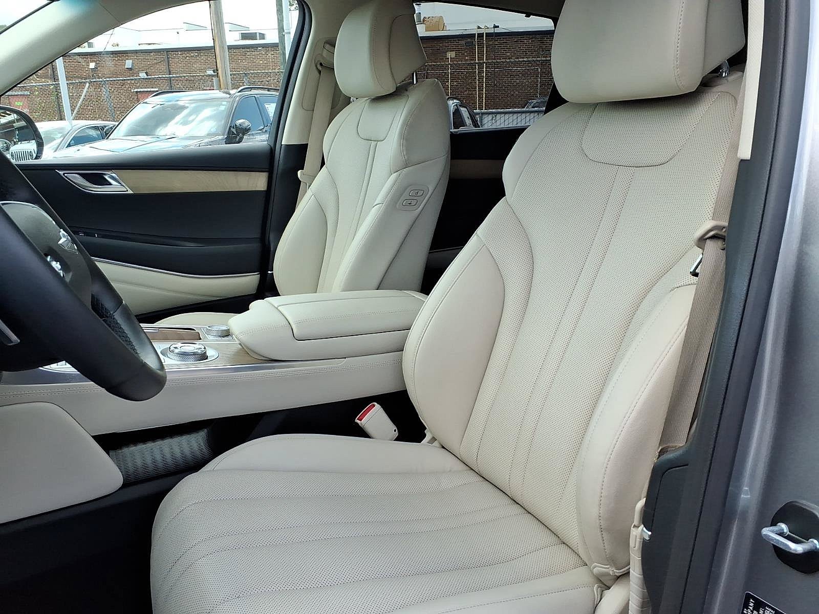 Used 2024 Savile Silver Genesis 2.5T image 14