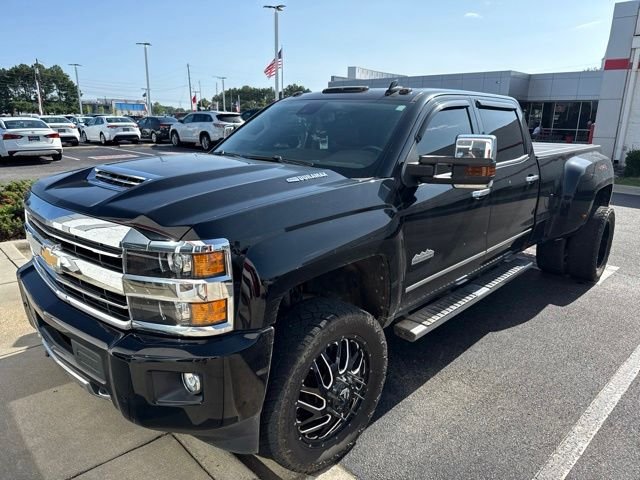 Used 2019 Black Chevrolet High Country image 1